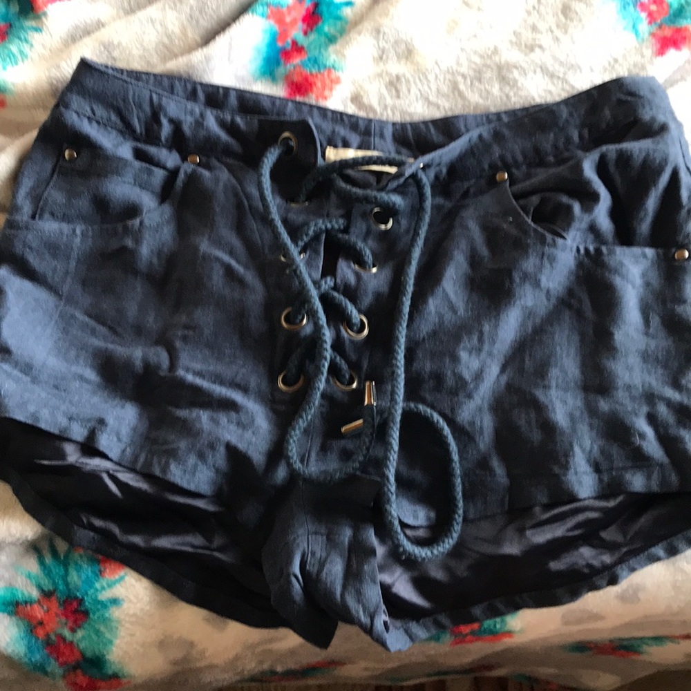 Nanamacs lace up shorts size medium